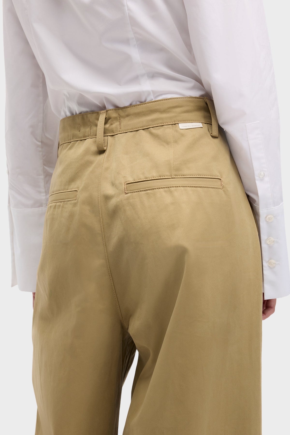 Pantalón de Mujer Comfort Twill Pleated Wide Leg Trouser | 7 for all mankind