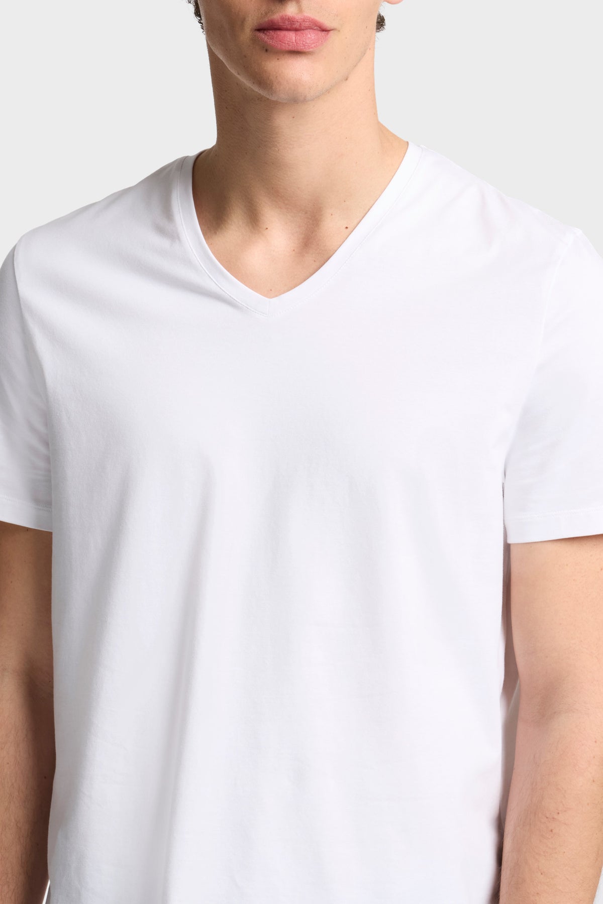 Playera Hombre Luxe Performance V-Neck Tee | 7 for all mankind